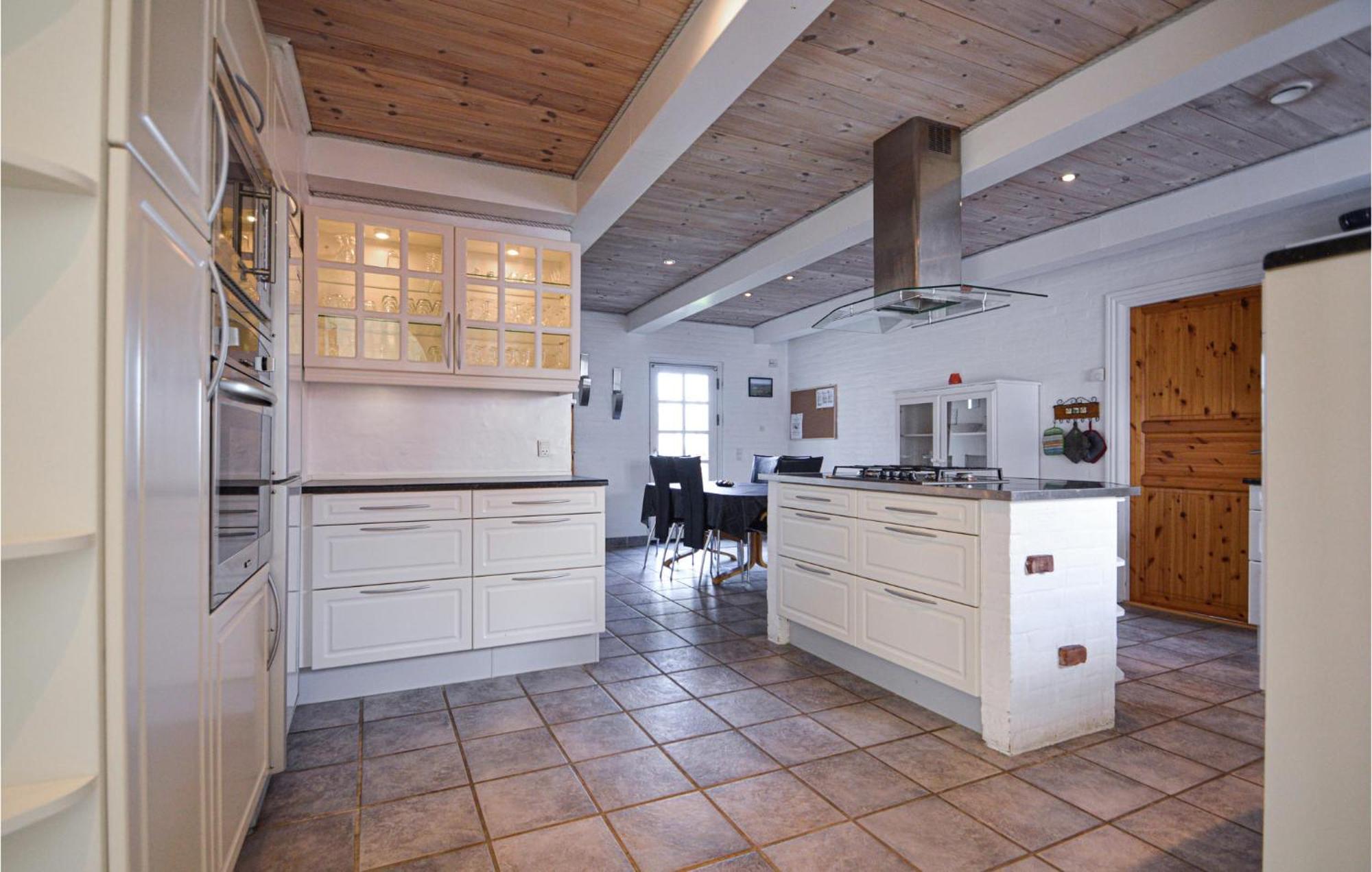 Awesome Home In Bredebro With Kitchen Ballum Eksteriør bilde