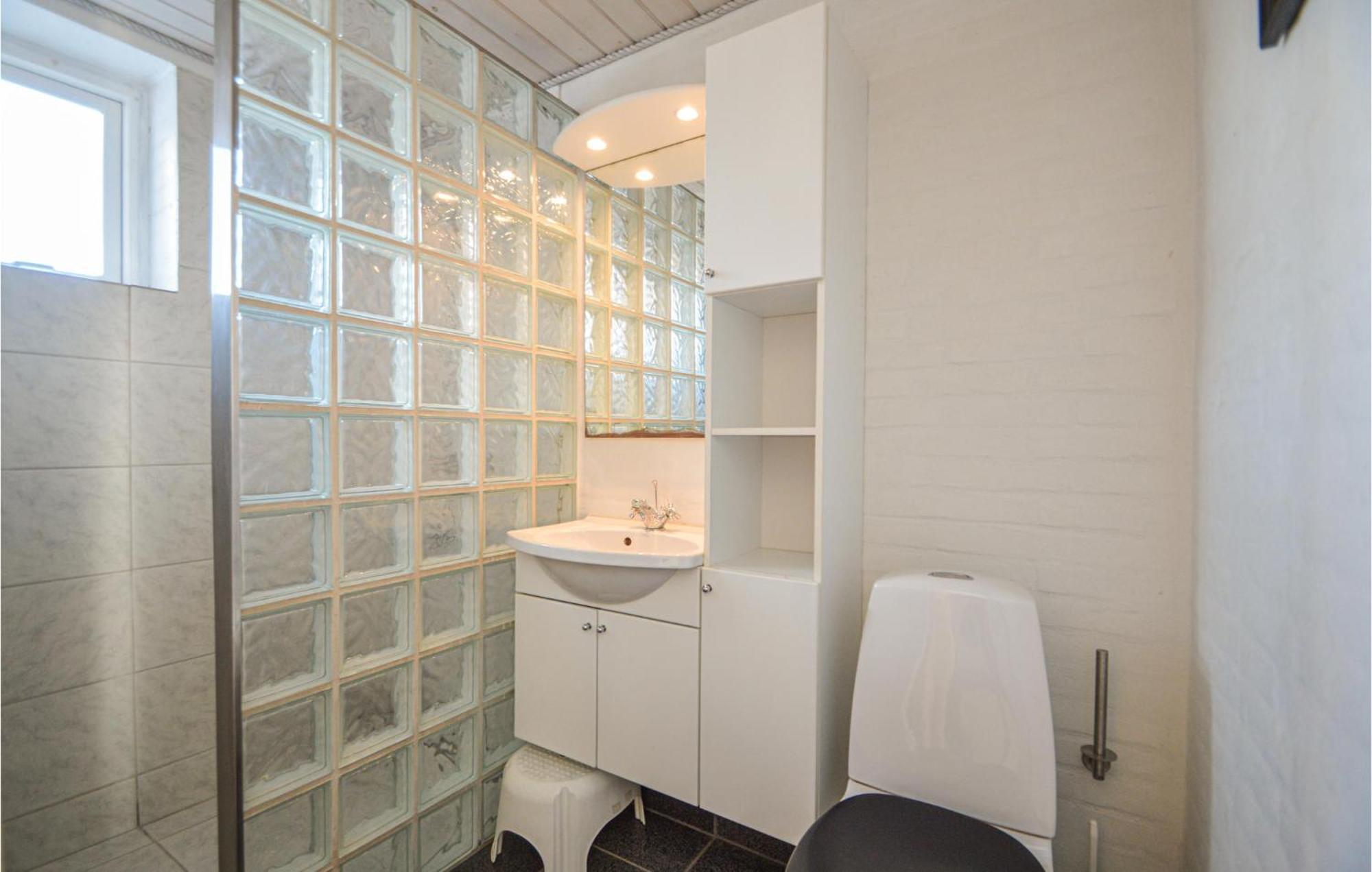 Awesome Home In Bredebro With Kitchen Ballum Eksteriør bilde