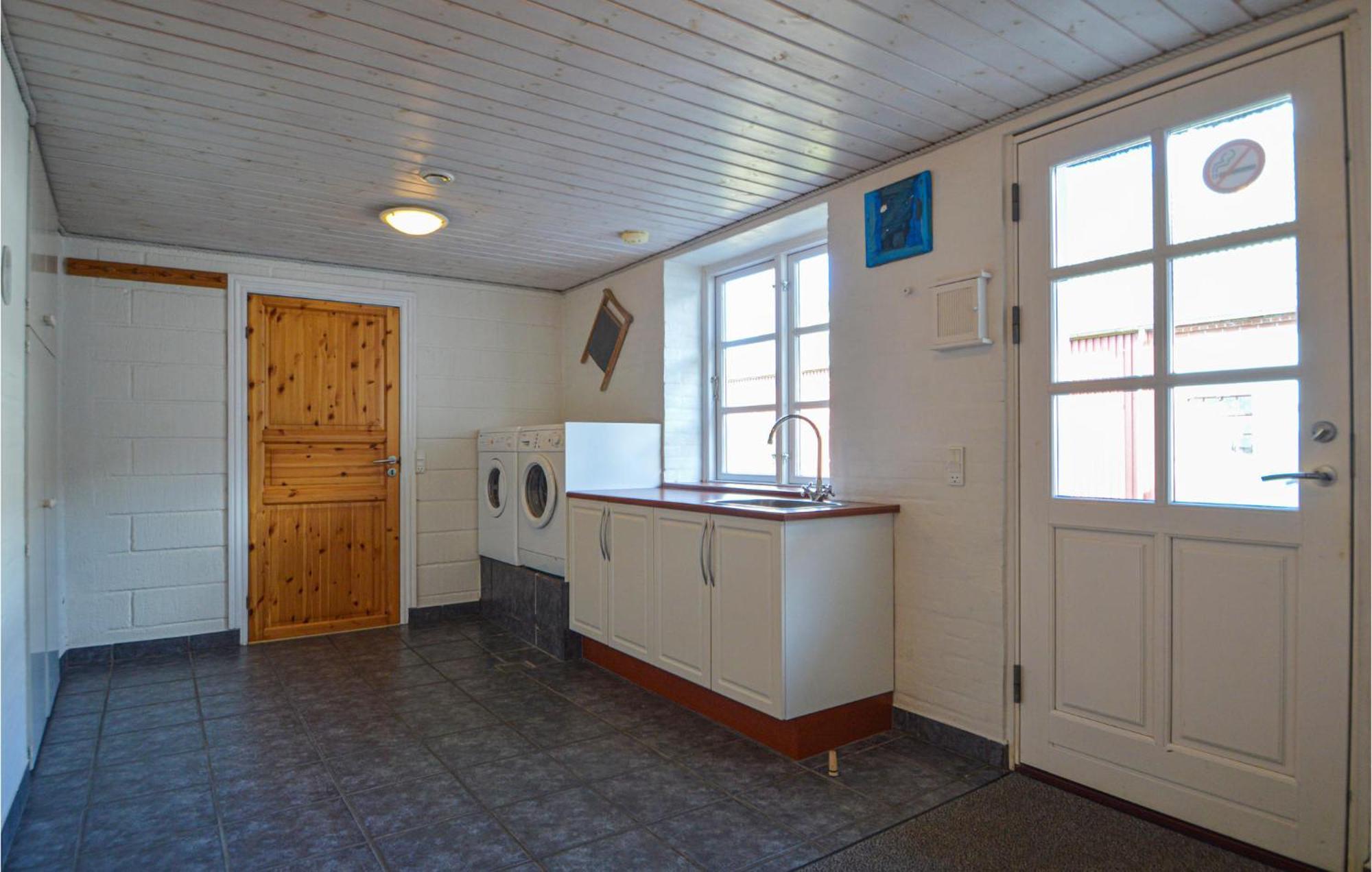 Awesome Home In Bredebro With Kitchen Ballum Eksteriør bilde